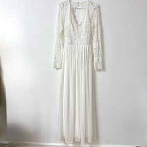 Lulu's NWT Lace Long Sleeve Maxi Dress size small